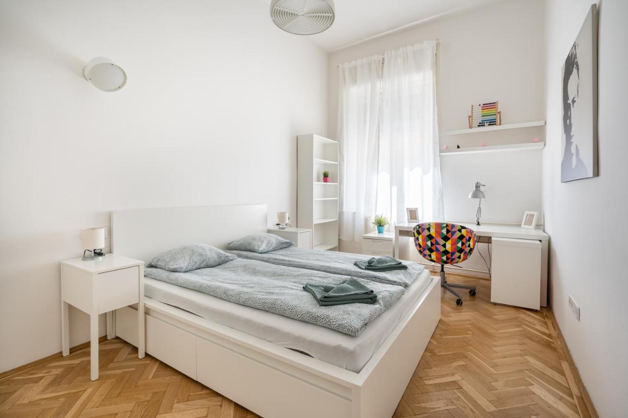 W24- Boutique Apartments, Best Location. By Bqa Budapest Luaran gambar
